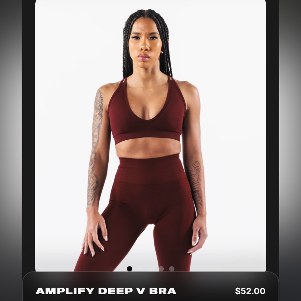 NWOT Alphalete Amplify Deep V Bra - New Burgundy